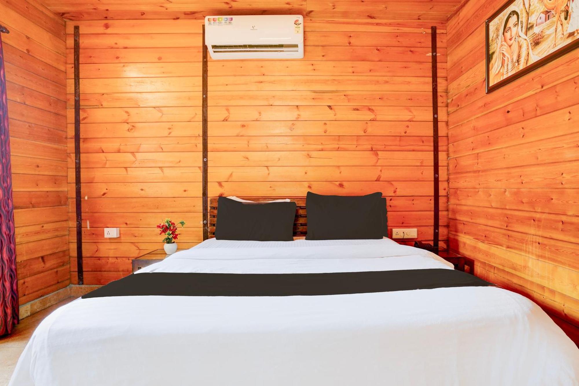 Super Townhouse Morjim Hotel Ngoại thất bức ảnh