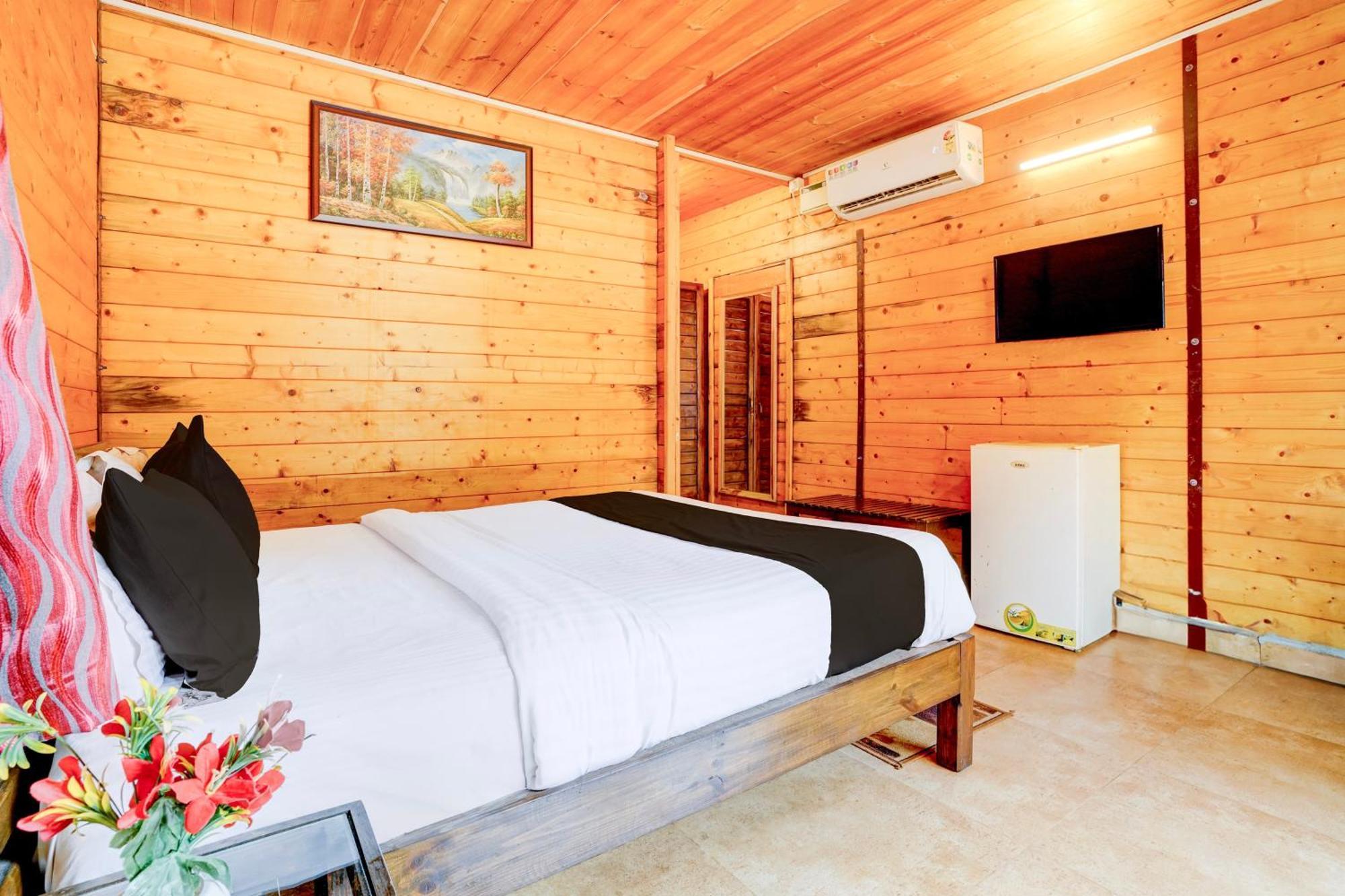 Super Townhouse Morjim Hotel Ngoại thất bức ảnh