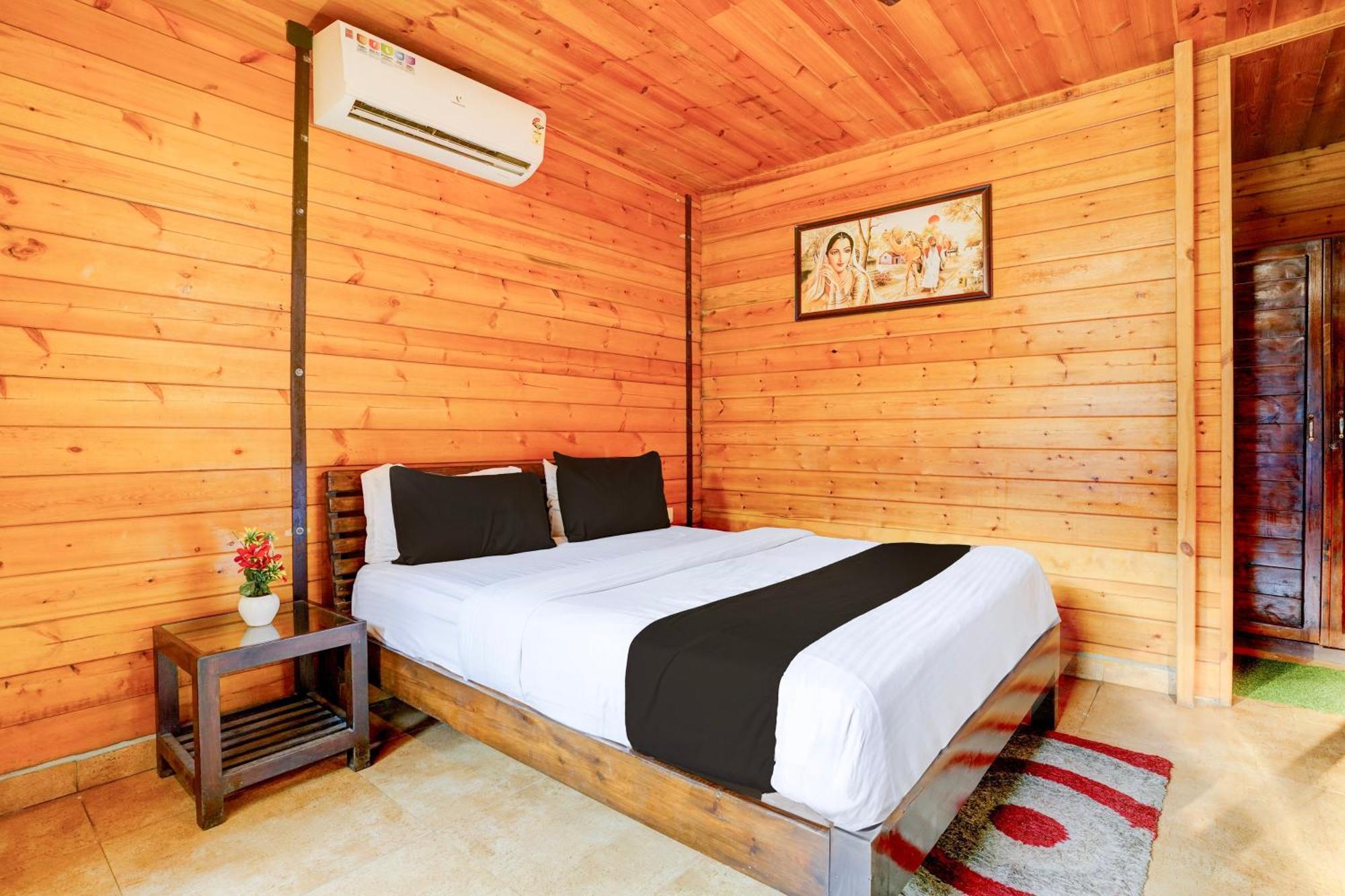 Super Townhouse Morjim Hotel Ngoại thất bức ảnh