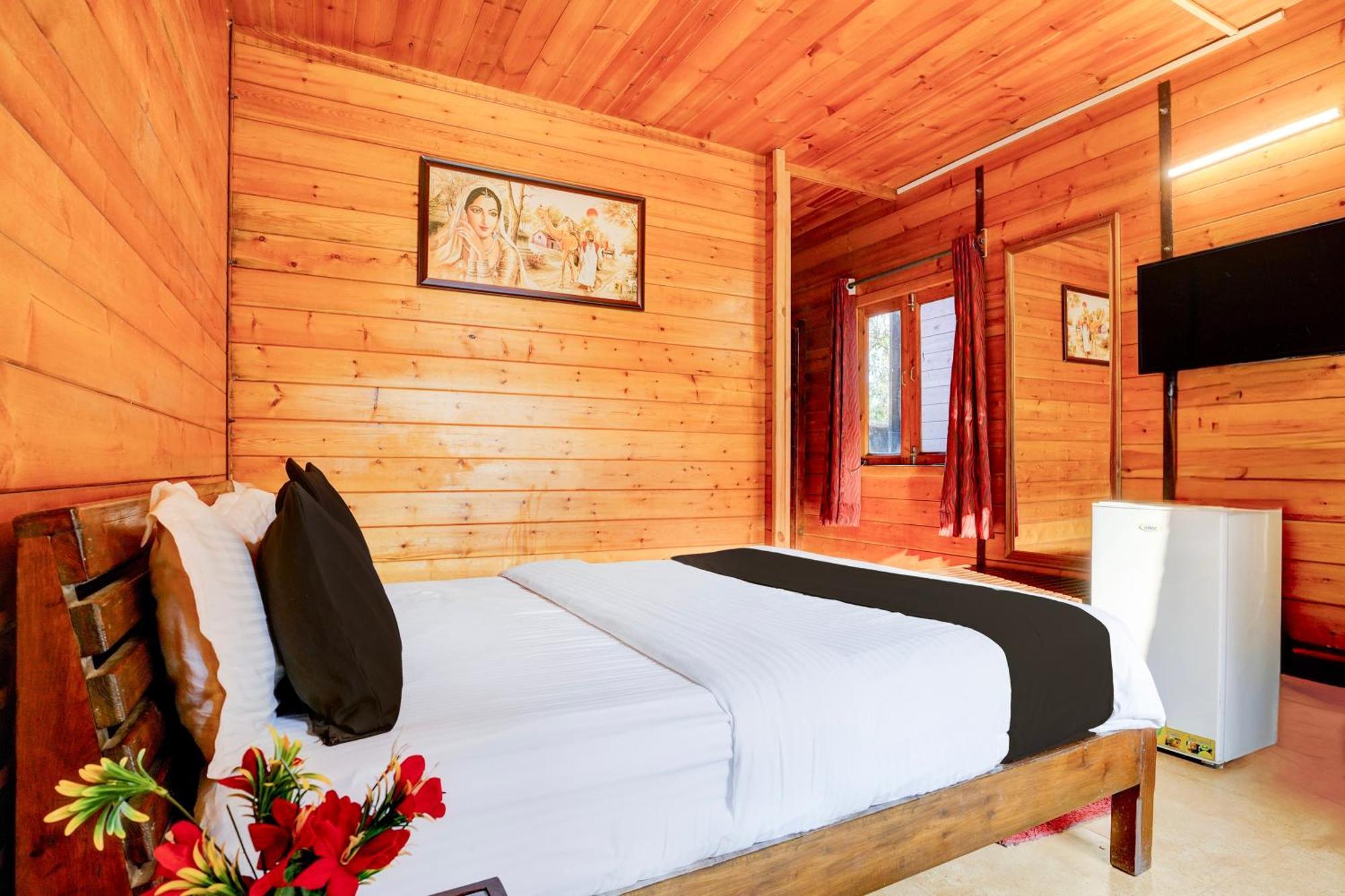 Super Townhouse Morjim Hotel Ngoại thất bức ảnh