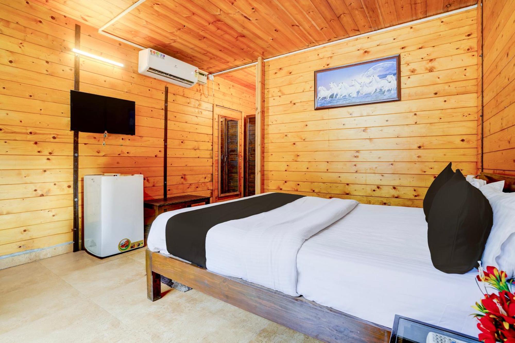 Super Townhouse Morjim Hotel Ngoại thất bức ảnh