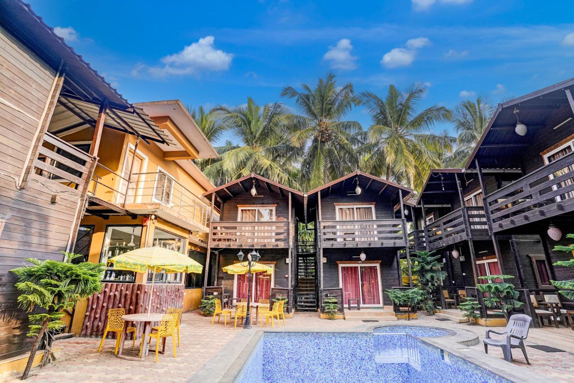 Super Townhouse Morjim Hotel Ngoại thất bức ảnh