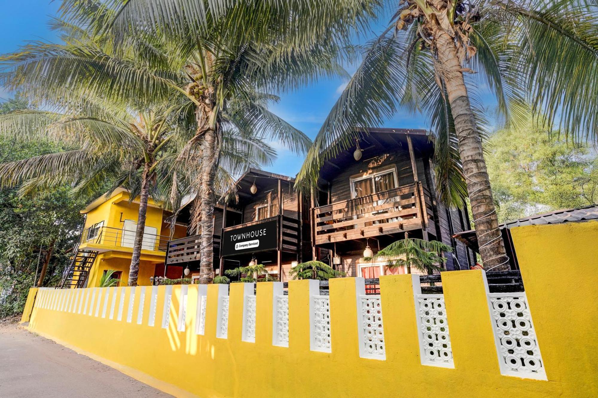 Super Townhouse Morjim Hotel Ngoại thất bức ảnh
