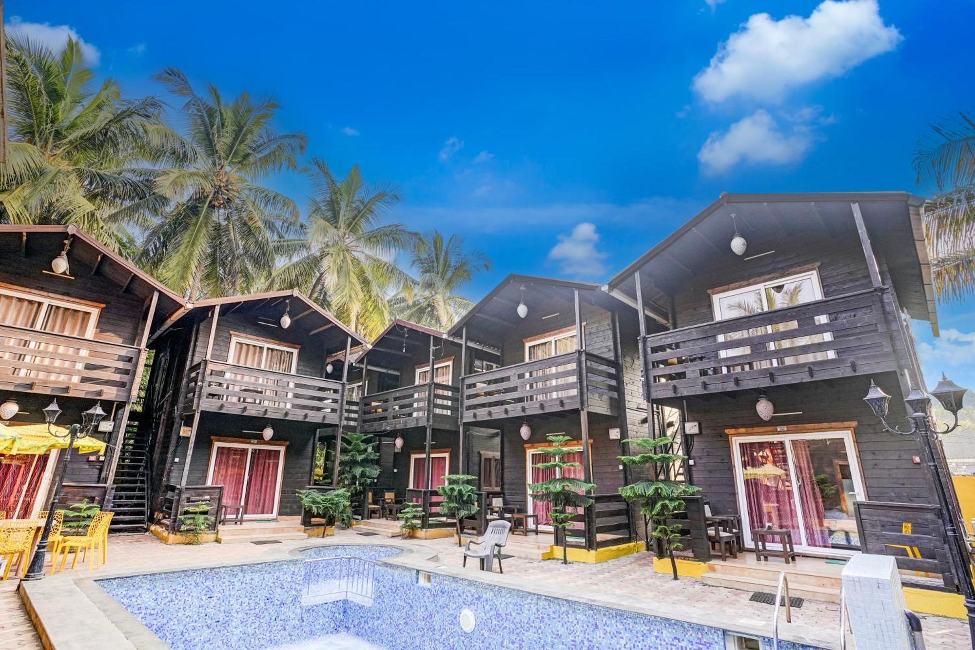 Super Townhouse Morjim Hotel Ngoại thất bức ảnh