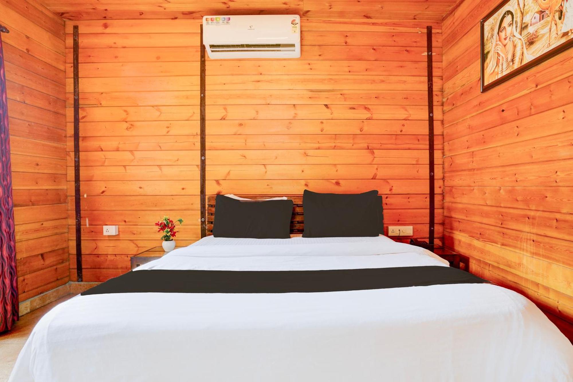 Super Townhouse Morjim Hotel Ngoại thất bức ảnh