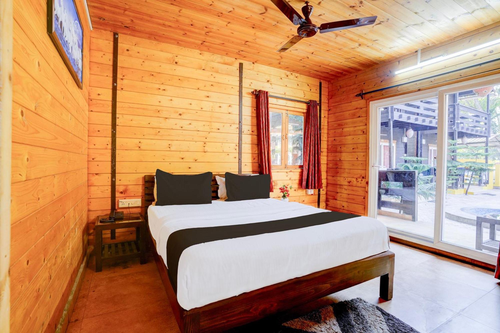 Super Townhouse Morjim Hotel Ngoại thất bức ảnh