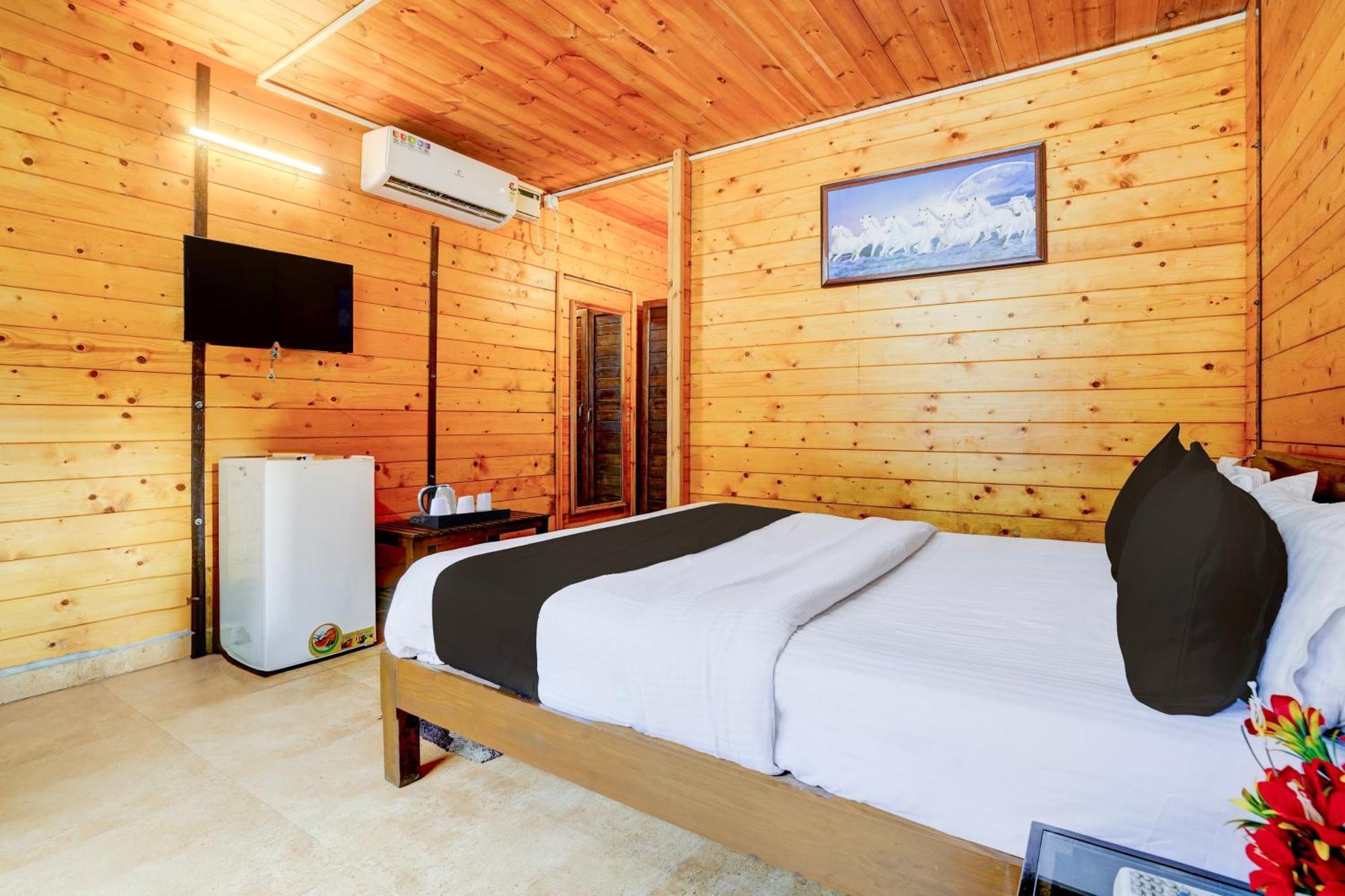 Super Townhouse Morjim Hotel Ngoại thất bức ảnh