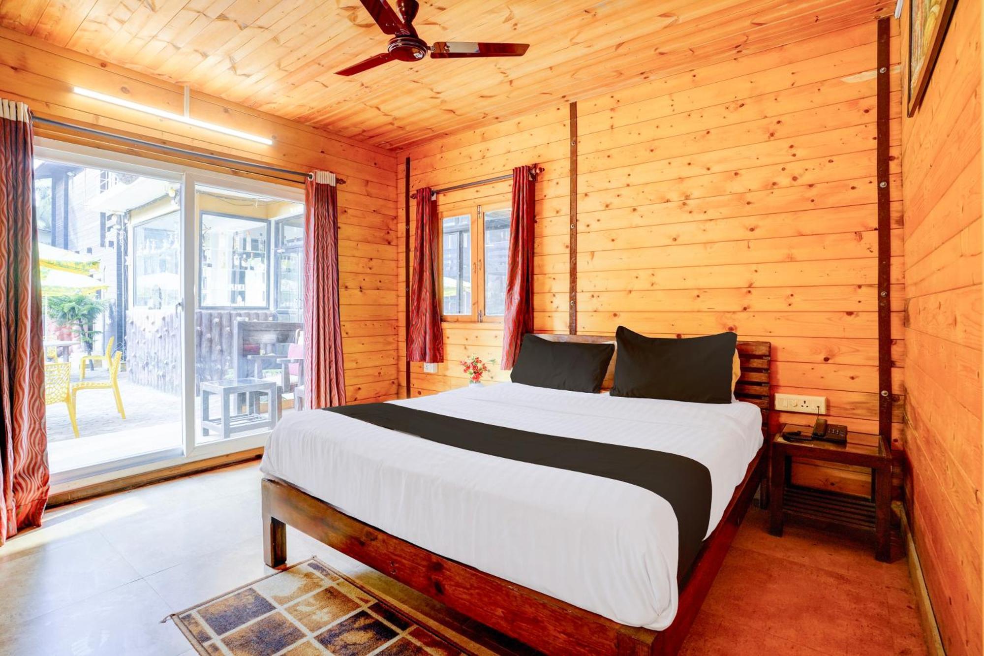 Super Townhouse Morjim Hotel Ngoại thất bức ảnh