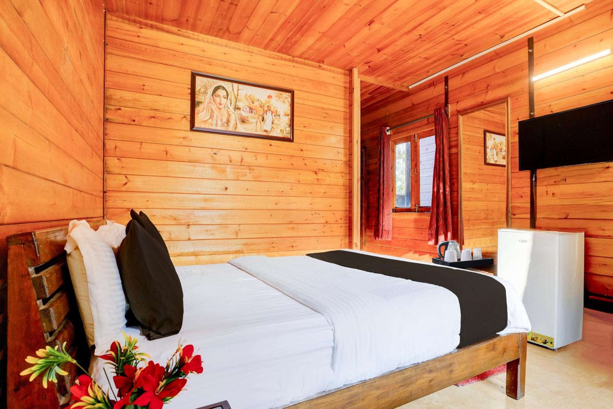 Super Townhouse Morjim Hotel Ngoại thất bức ảnh